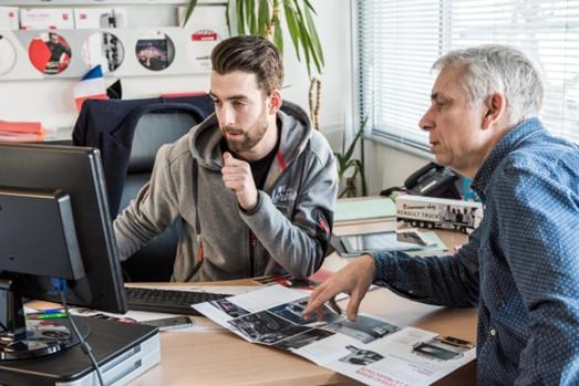 Un expert Renault Trucks en rendez-vous avec un client