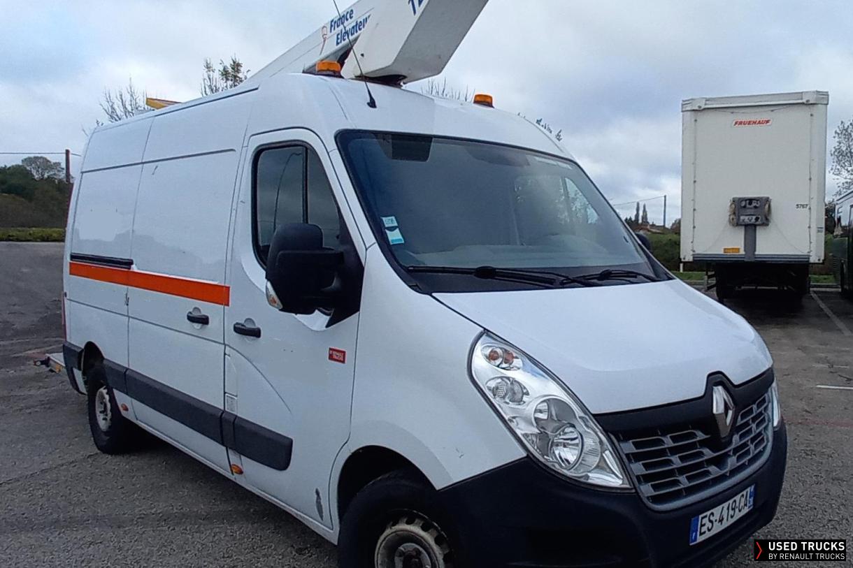 Renault Trucks Master
                                            130