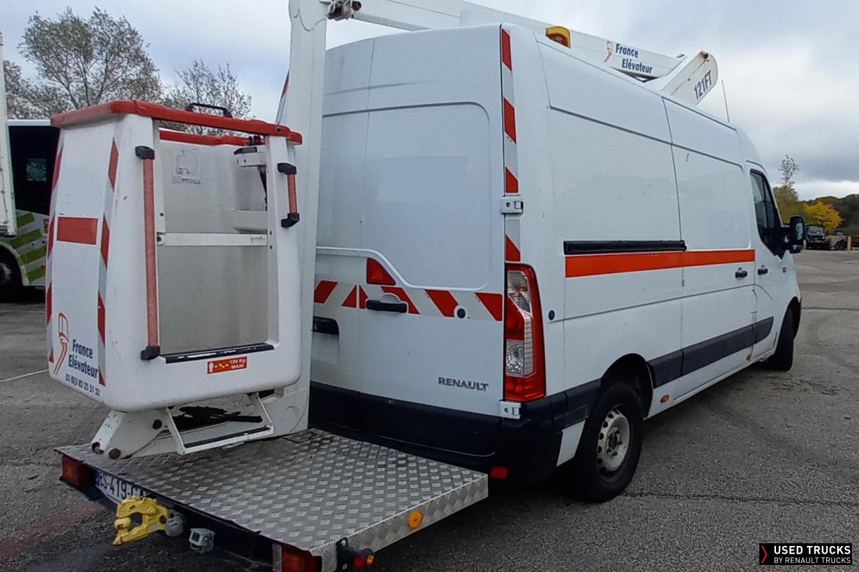 Renault Trucks Master
                                            130