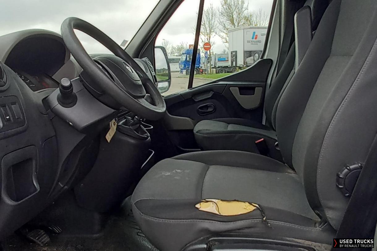 Renault Trucks Master
                                            130
