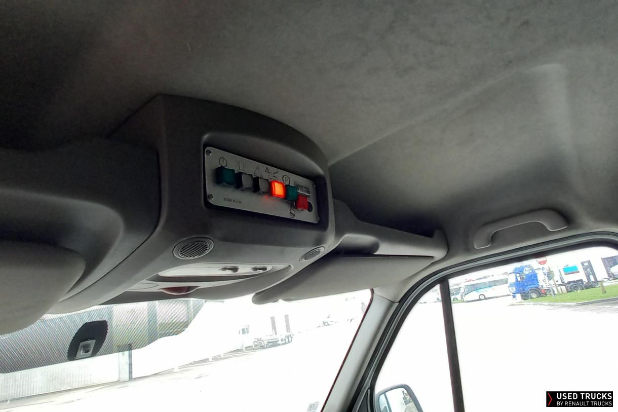 Renault Trucks Master
                                            130
