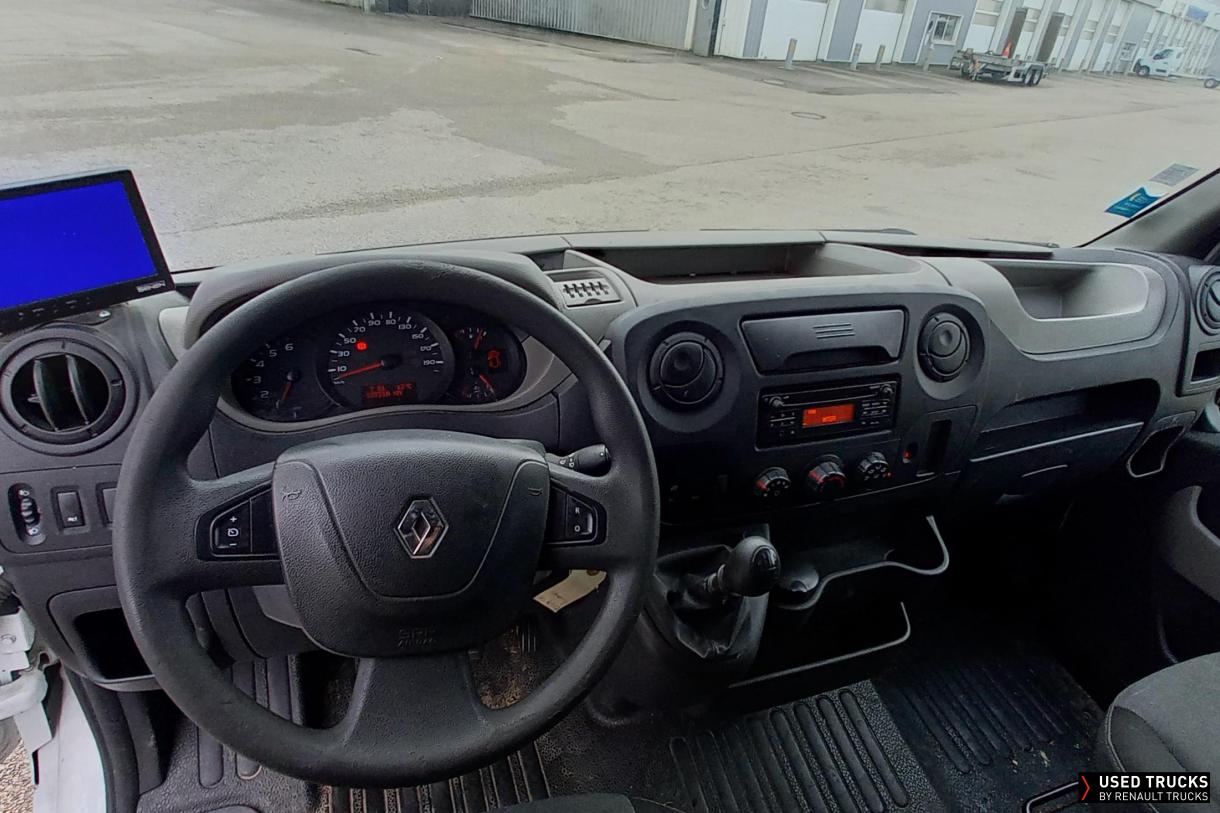 Renault Trucks Master
                                            130