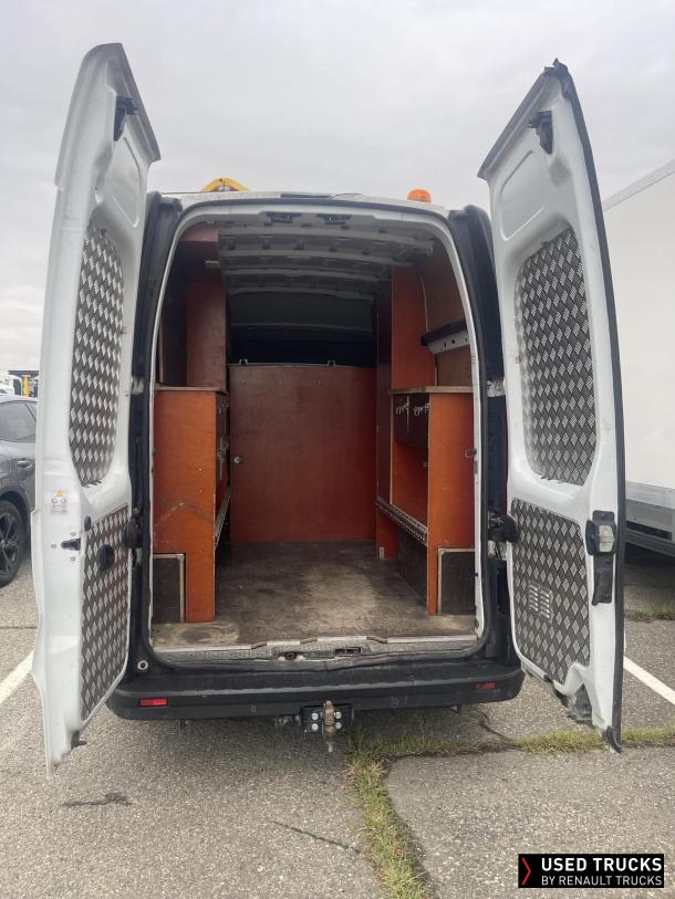 Renault Trafic
                                            125