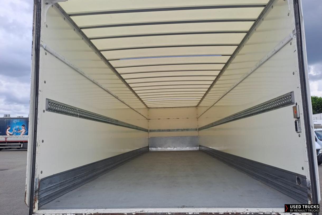 Renault Trucks D 240