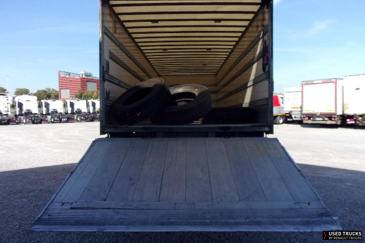Renault Trucks Premium Distribution 270