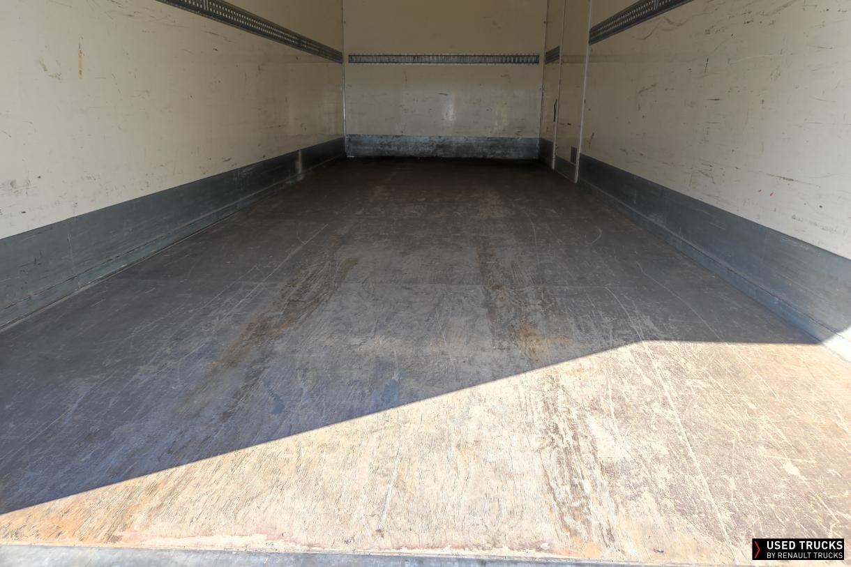Renault Trucks D 240