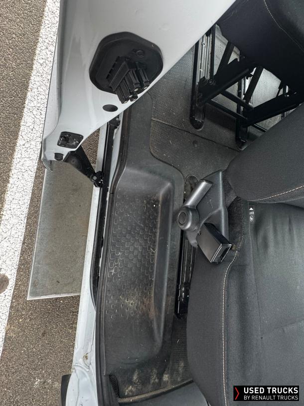 Renault Trafic 120