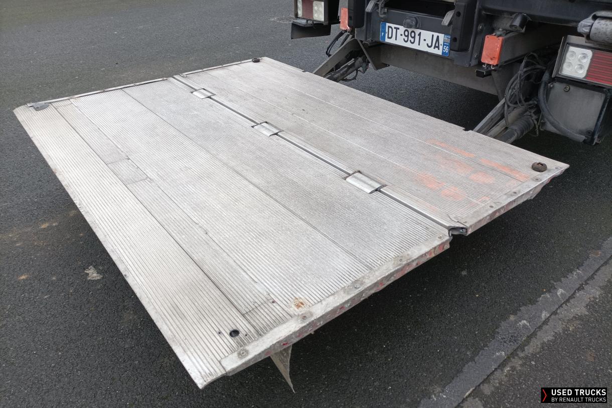 Renault Trucks D 240