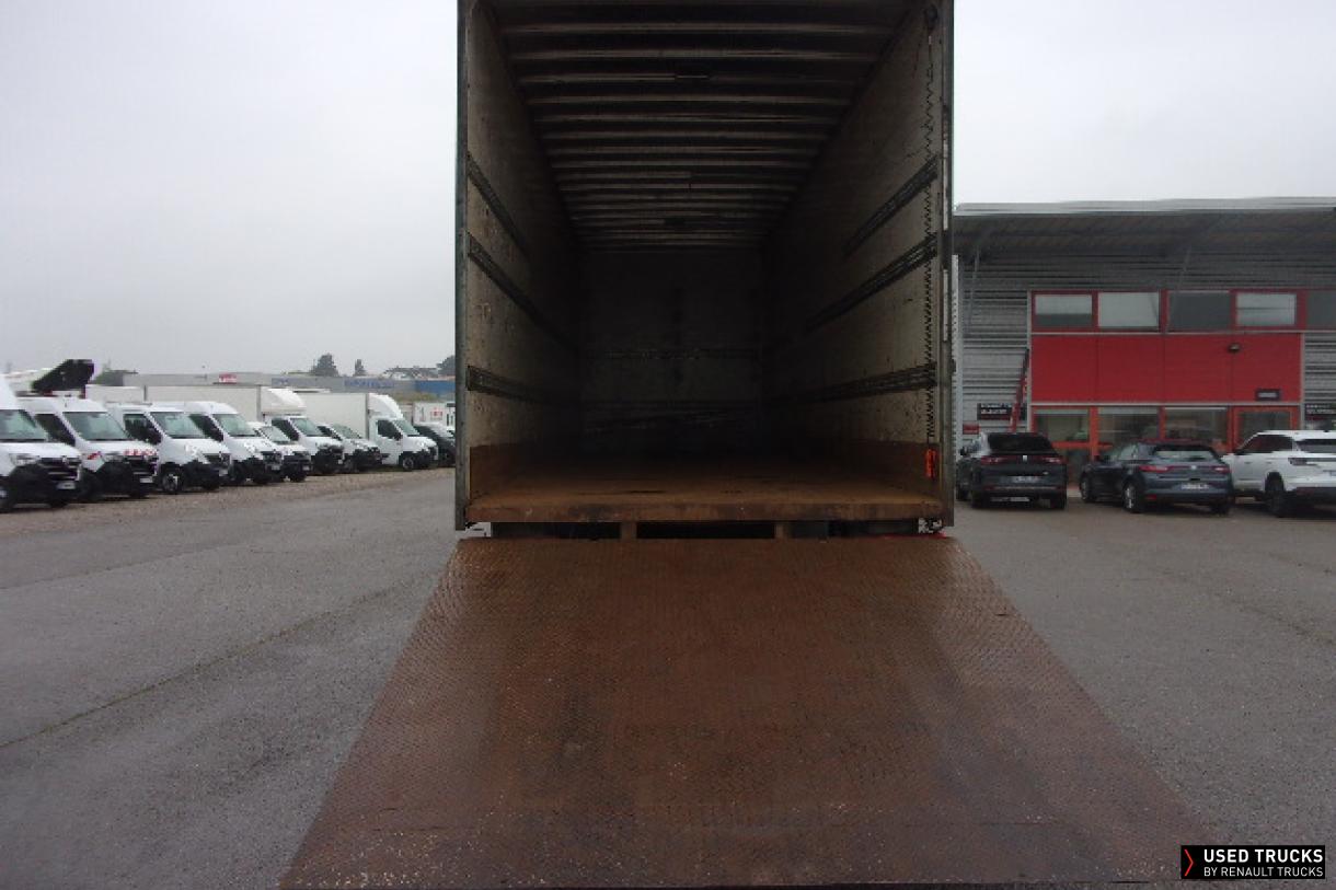 Renault Trucks D Wide 320