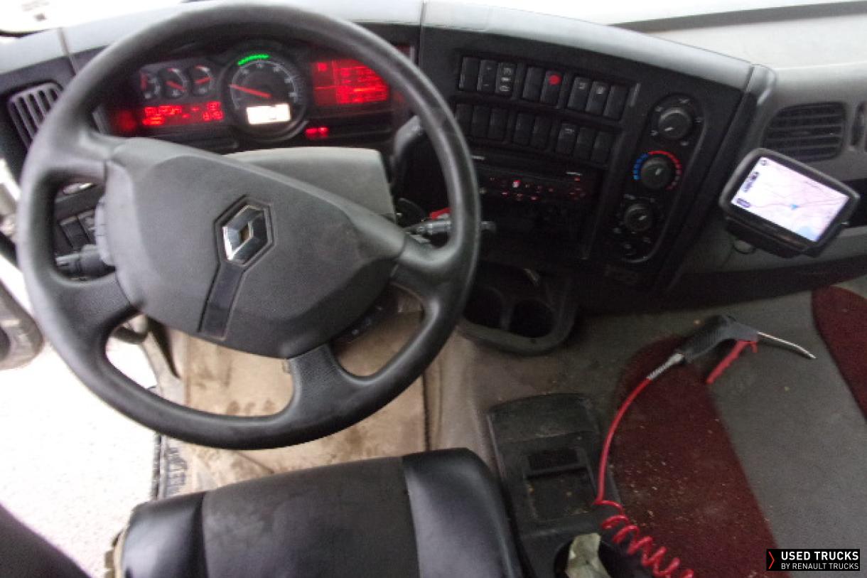 Renault Trucks D Wide 320