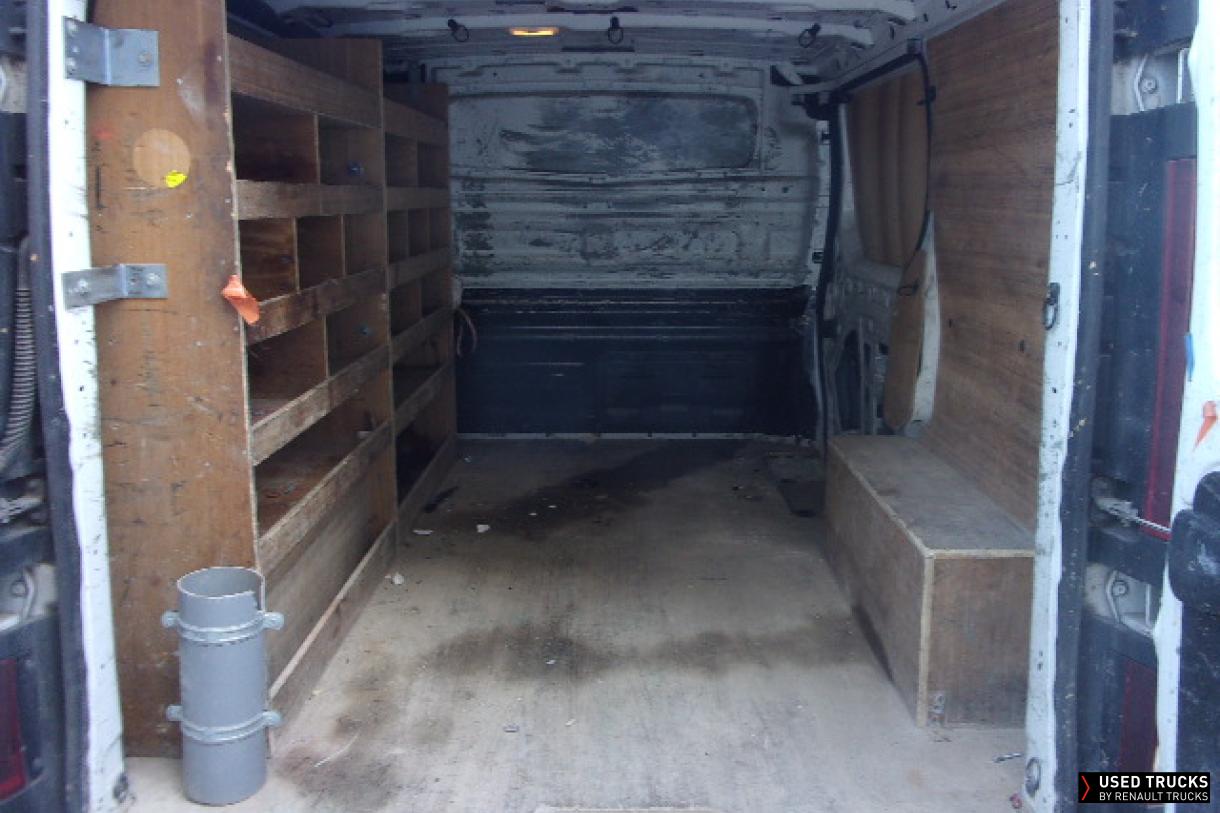 Nissan NV300 120