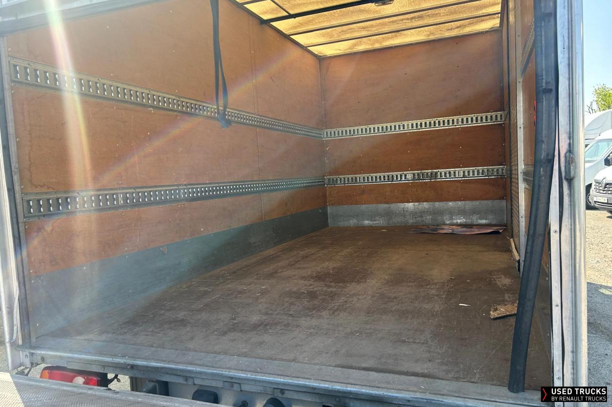 Renault Trucks Maxity 140