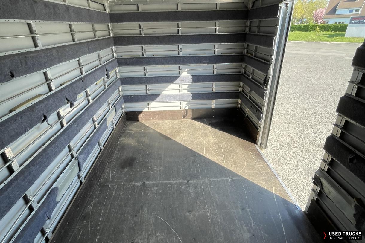 Renault Trucks Master 165