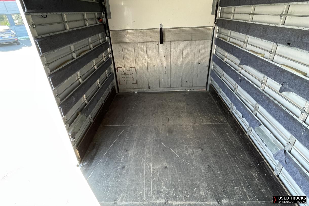 Renault Trucks Master 165