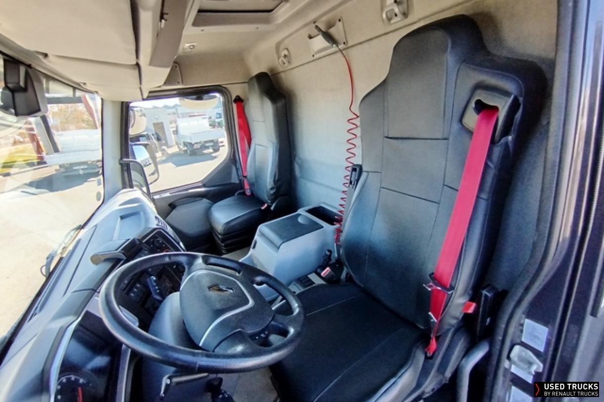 Renault Trucks D Wide 320