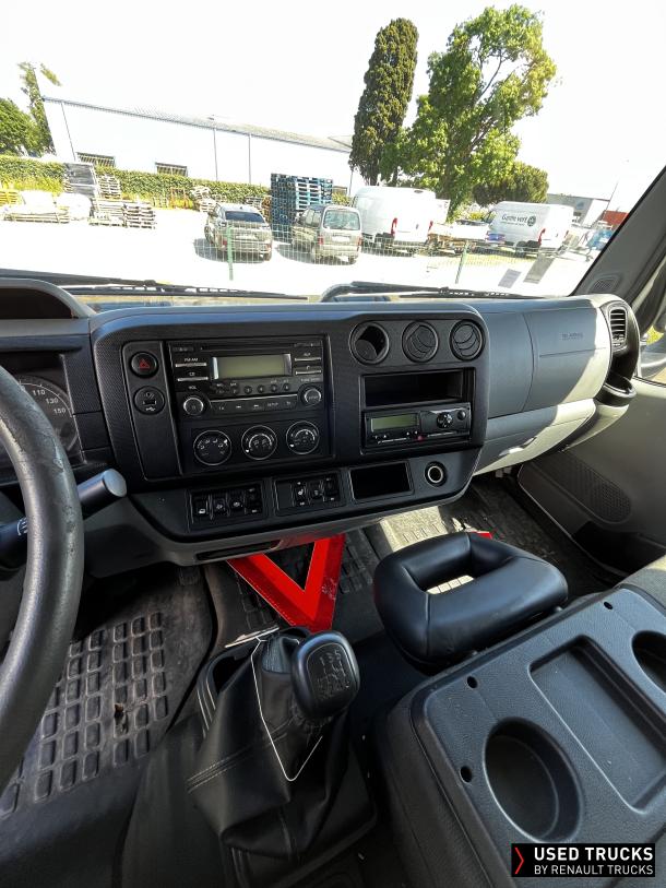 Renault Trucks D cab 2M 180