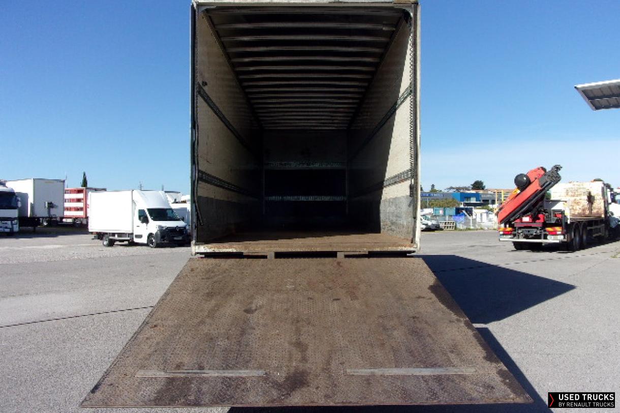 Renault Trucks D Wide 320