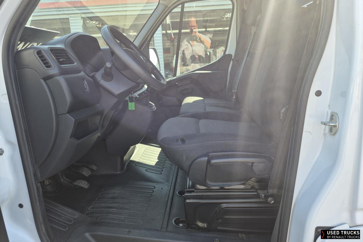 Renault Master 136