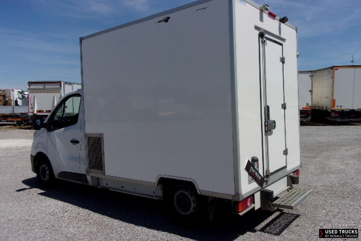 Renault Trucks Trafic 145