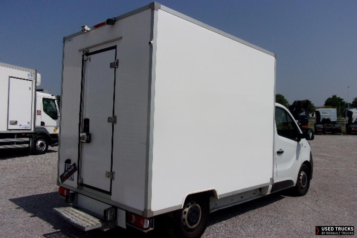 Renault Trucks Trafic 145