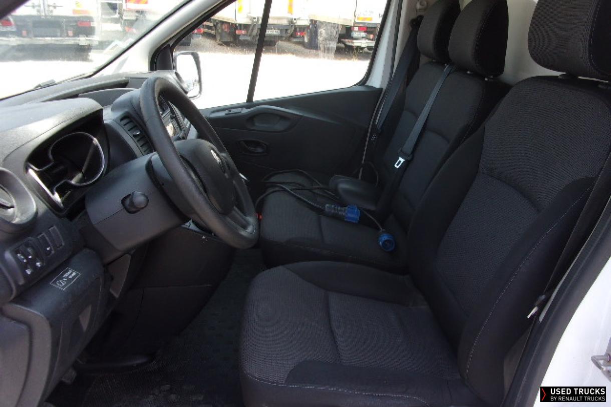Renault Trucks Trafic 145