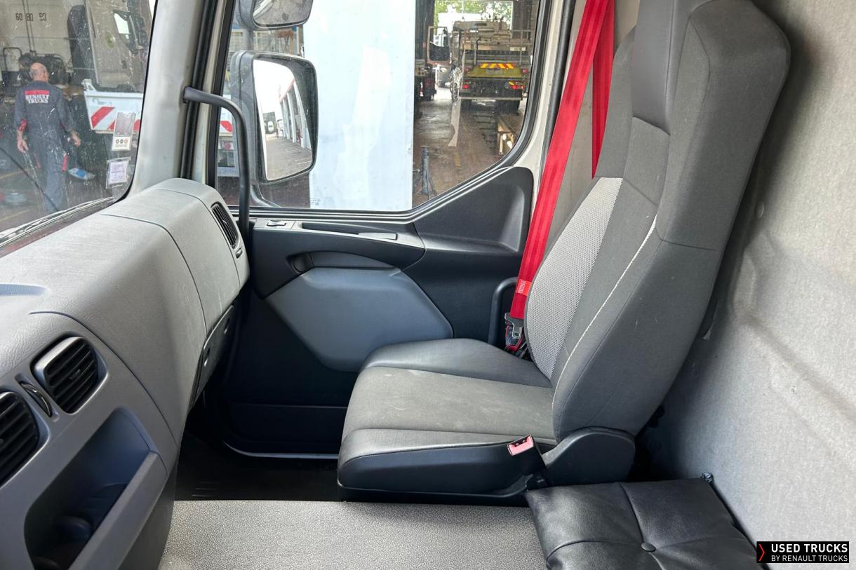 Renault Trucks D Wide 320