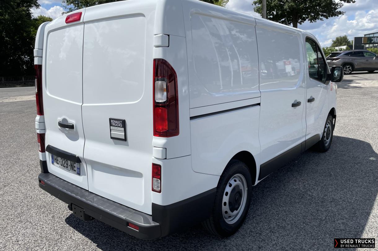 Renault Trucks Trafic 8
