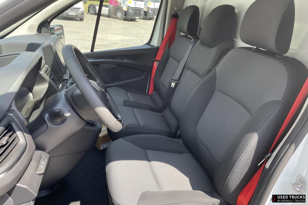 Renault Trucks Trafic 8