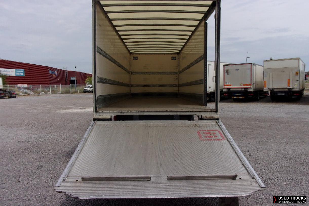 Renault Trucks D 240