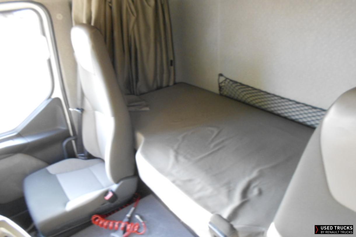 Renault Trucks Premium Route 460