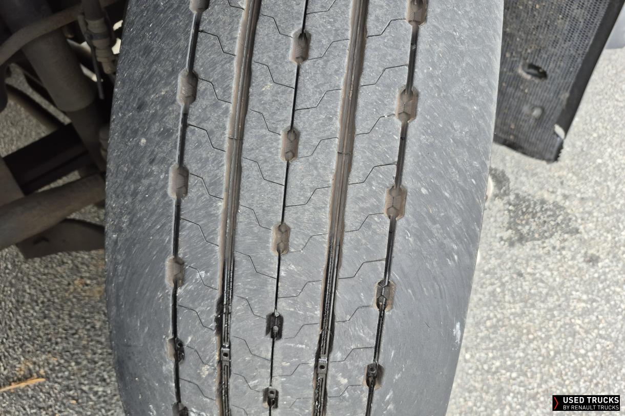 Renault Trucks D Wide 320