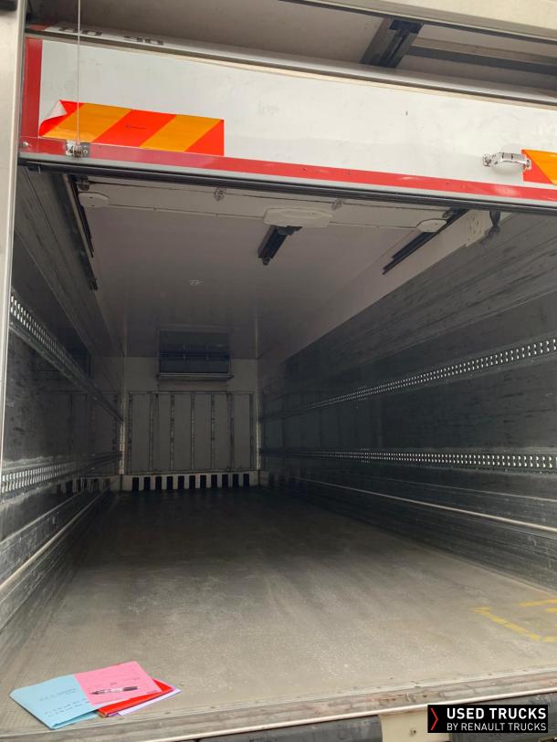Renault Trucks D Wide 320