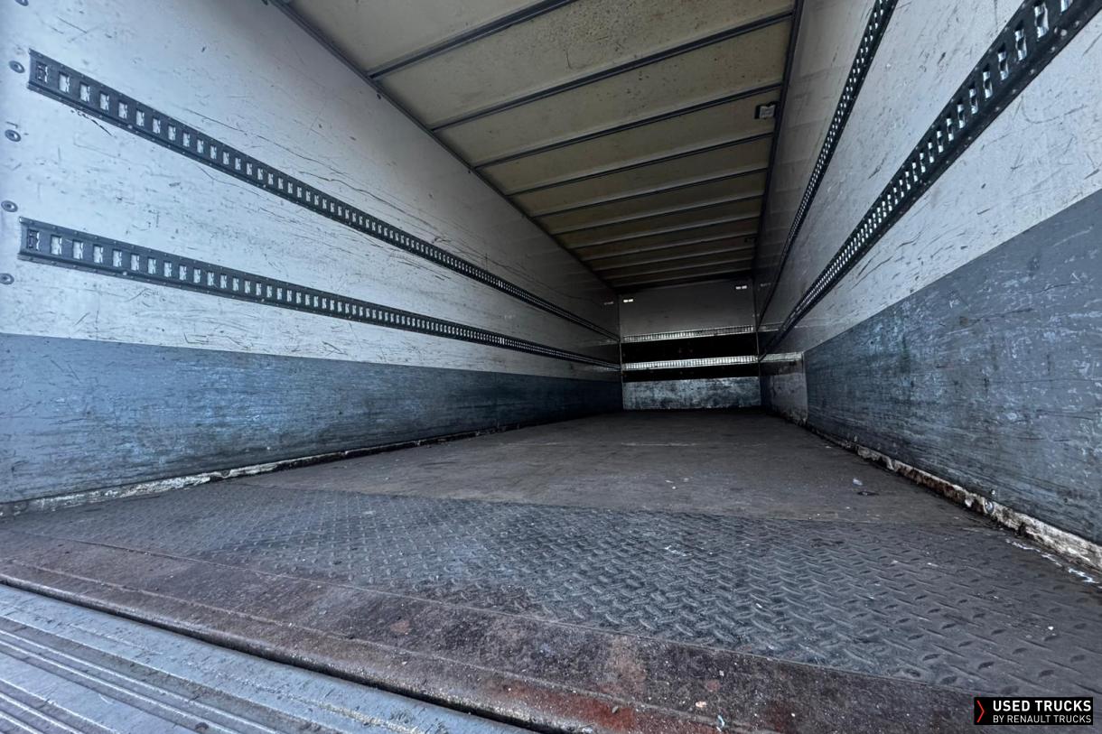 Renault Trucks D 240