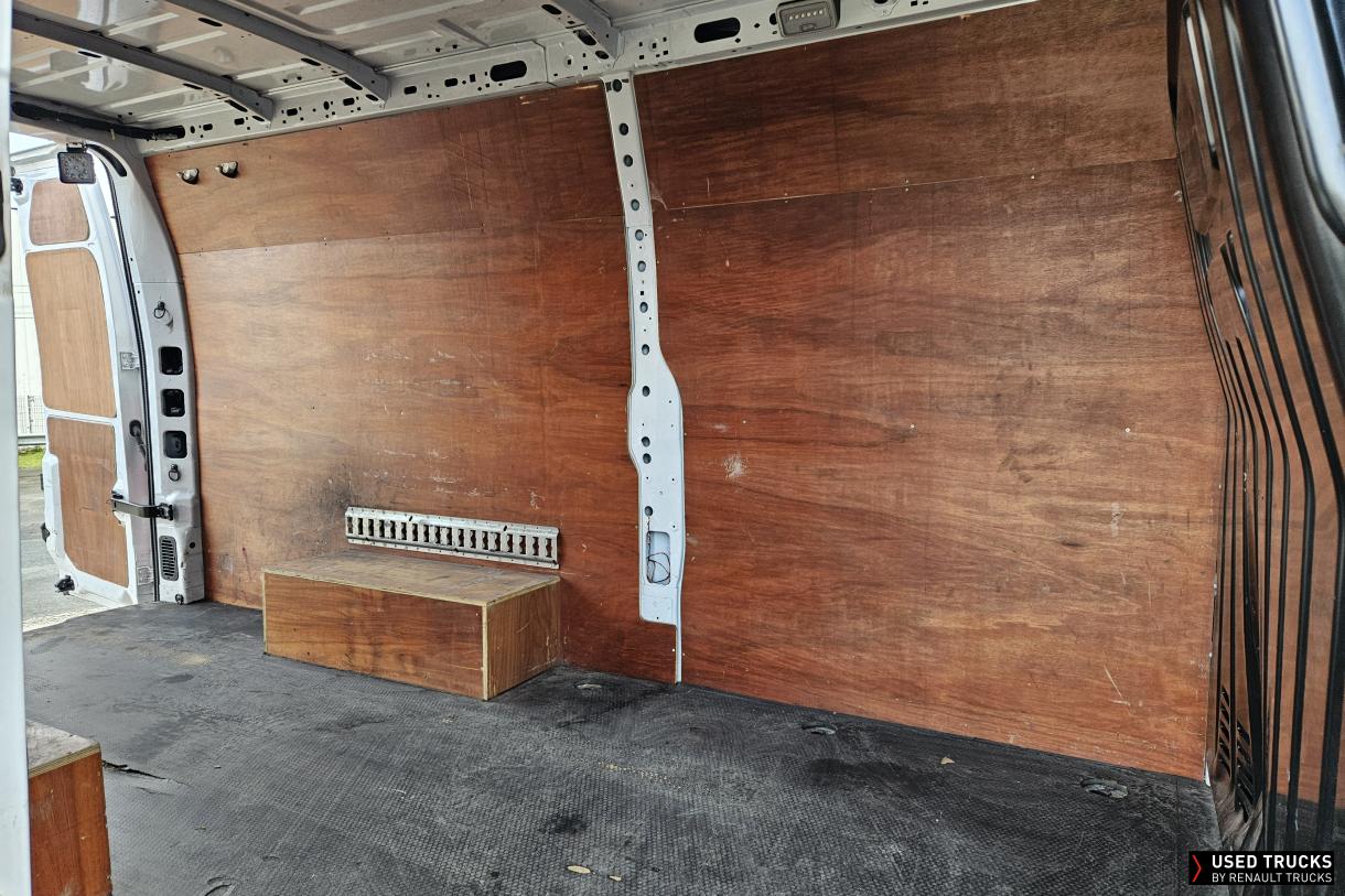 Renault Trucks Master 165