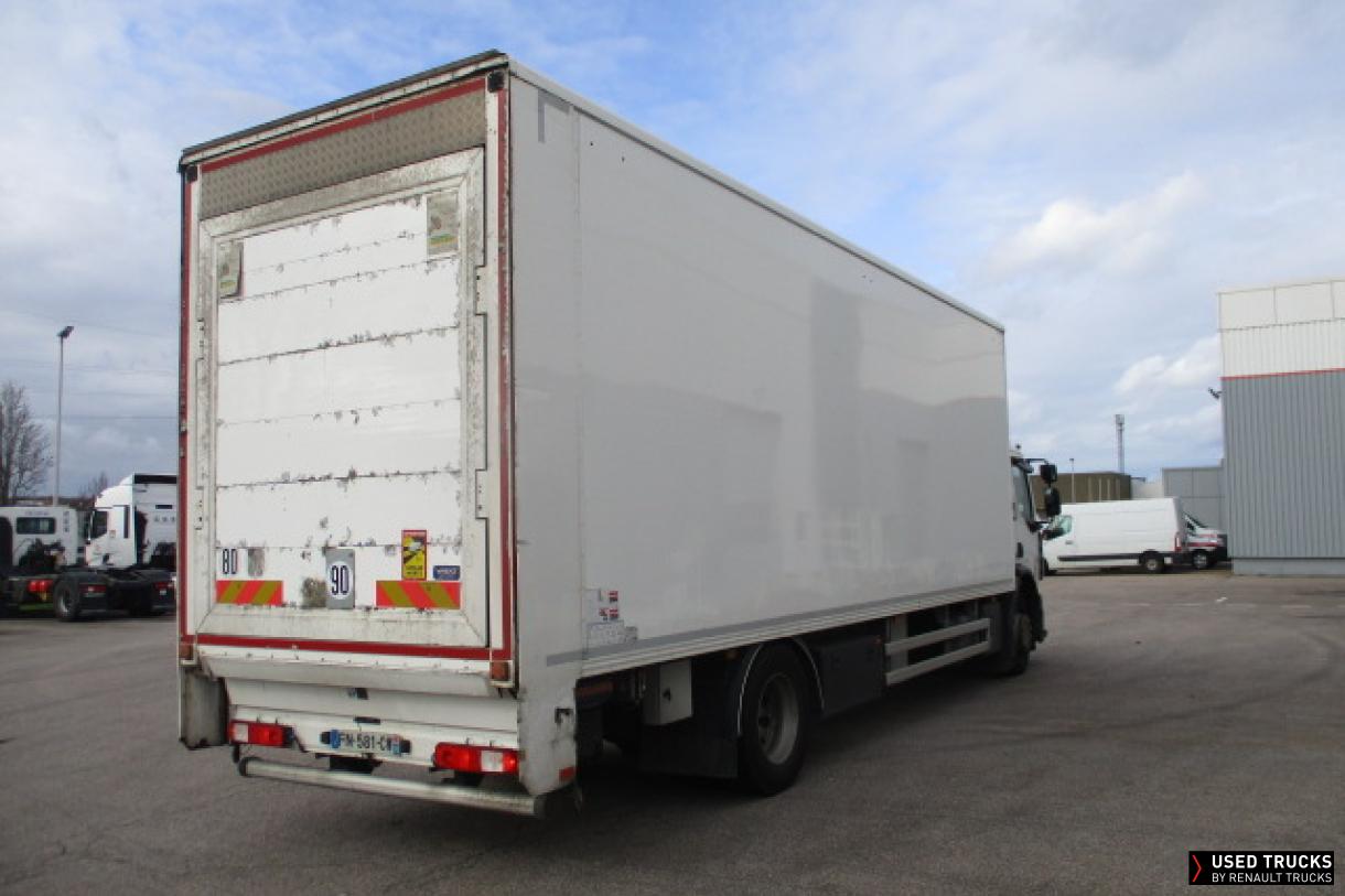 Renault Trucks D Wide 320