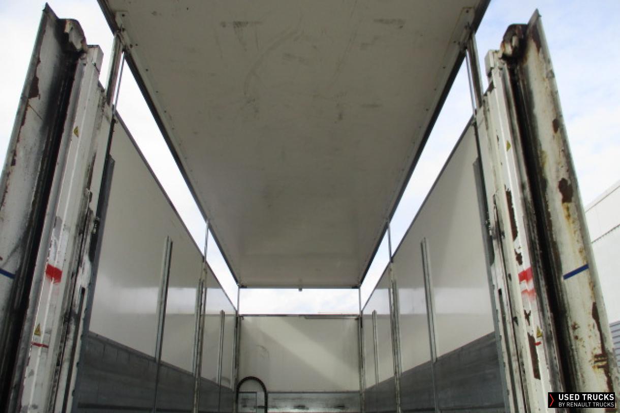 Renault Trucks D Wide 320