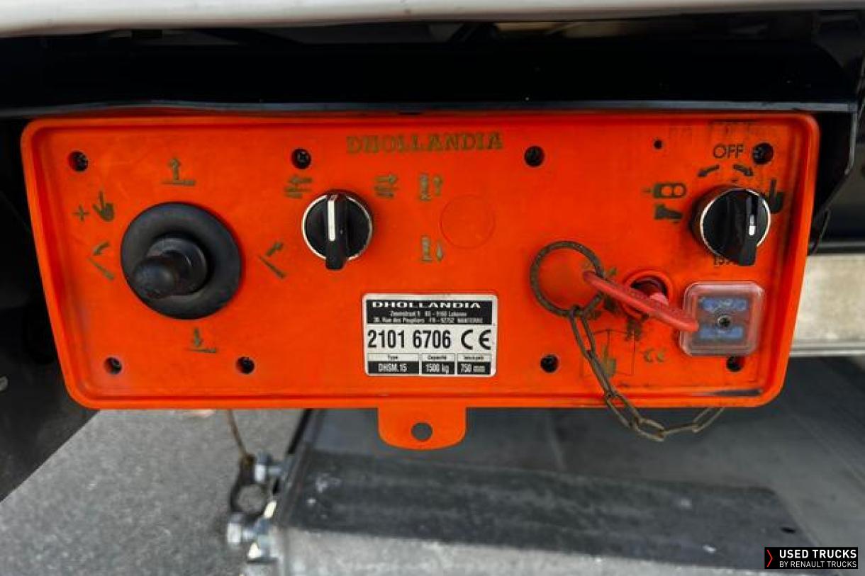 Renault Trucks D Wide 320