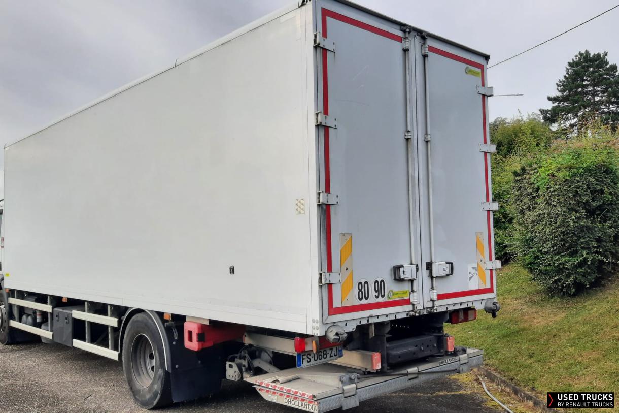 Renault Trucks D Wide 320