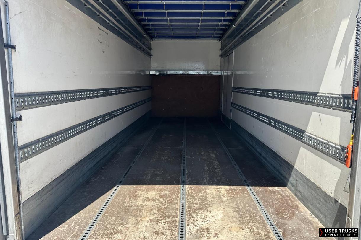 Renault Trucks D Wide 320