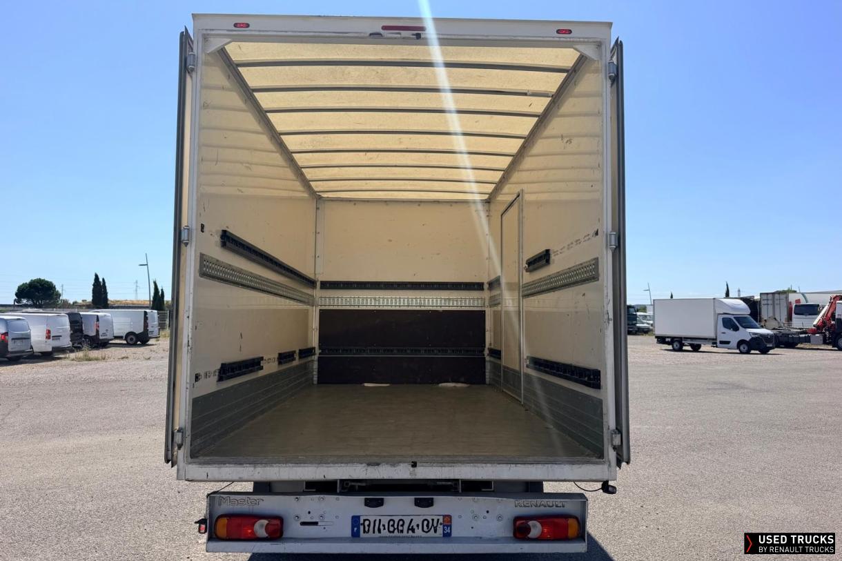 Renault Trucks Master 145