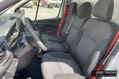 Renault Trucks Trafic
                                          8