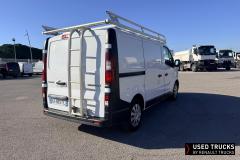 Renault Trucks Trafic
                                          