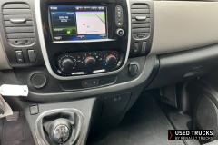 Renault Trucks Trafic
                                          